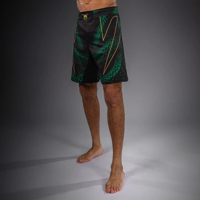 Pantaloni scurți de antrenament pentru bărbați Venum Matupa Fightshorts black/green/gold 5