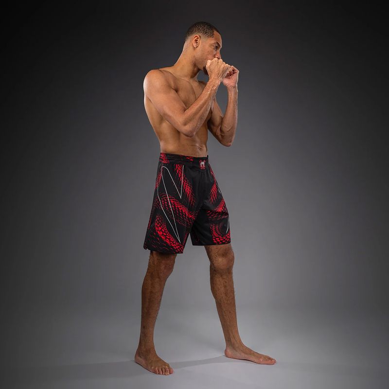 Pantaloni scurți de antrenament pentru bărbați Venum Matupa Fightshorts black/red/silver 2