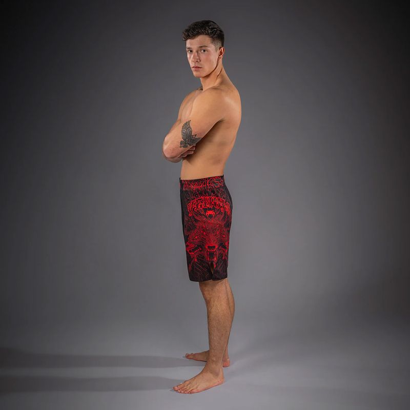 Pantaloni scurți de antrenament pentru bărbați Venum Wolf Atak Fightshorts black/red 2