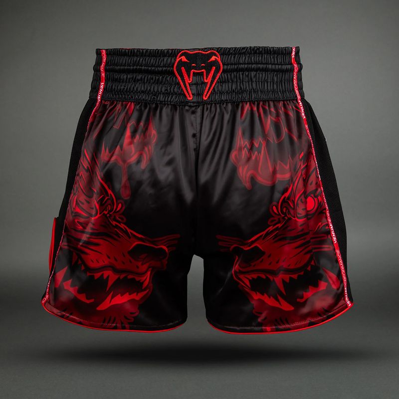 Pantaloni scurți de antrenament pentru bărbați Venum Wolf Attack Muay Thai Shorts black/red 2