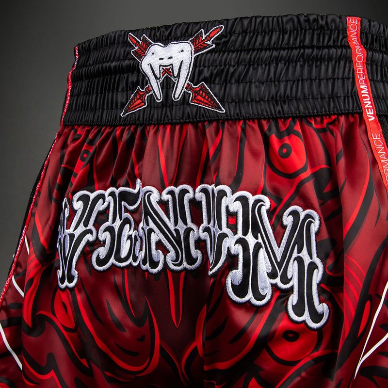 Pantaloni scurți de antrenament pentru bărbați Venum Wolf Attack Muay Thai Shorts black/red 6