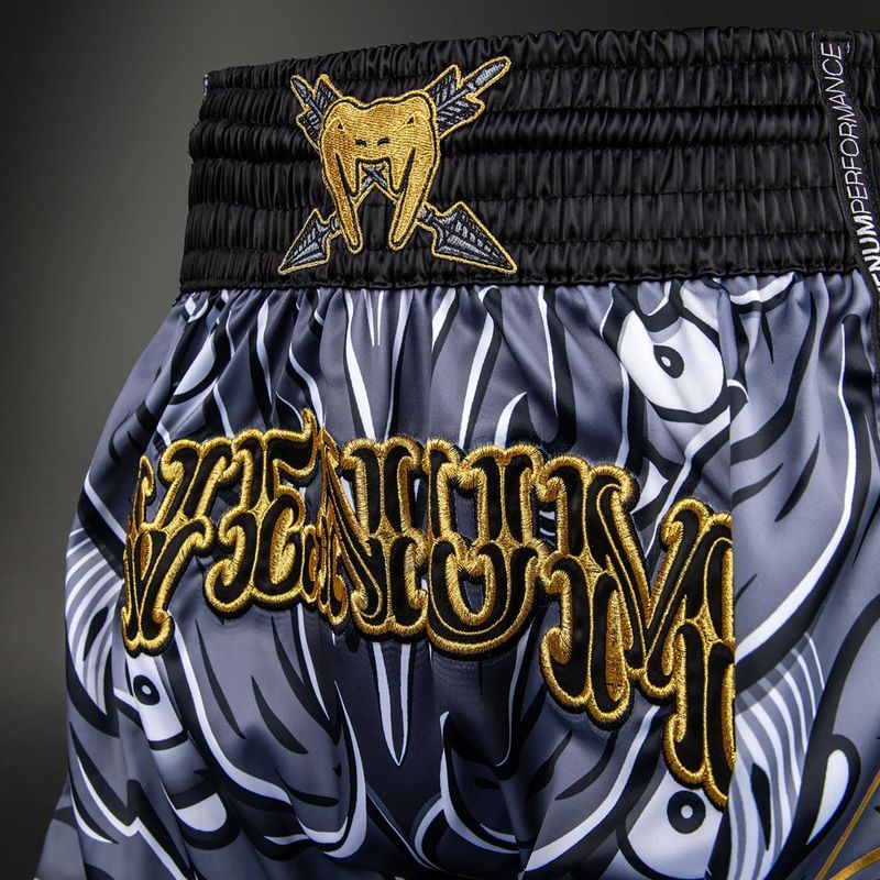 Pantaloni scurți de antrenament pentru bărbați Venum Wolf Attack Muay Thai Shorts black/grey 4