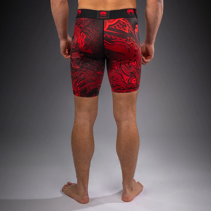 Pantaloni scurți de antrenament pentru bărbați Venum Wolf Attack Vale Tudo Shorts black/red 3