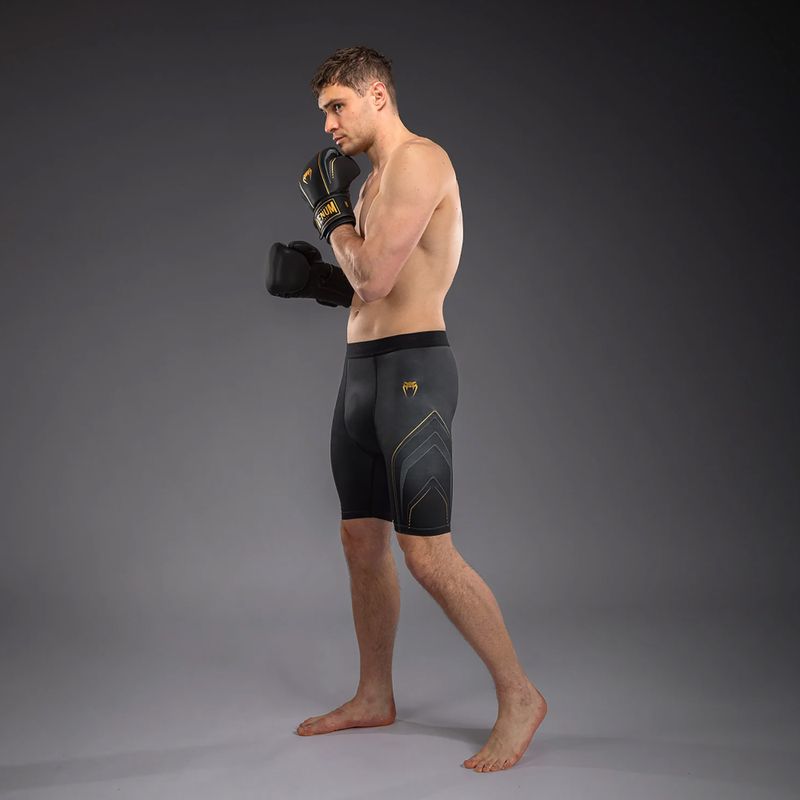 Pantaloni scurți de antrenament pentru bărbați Venum Streamline Vale Tudo black/gold 4