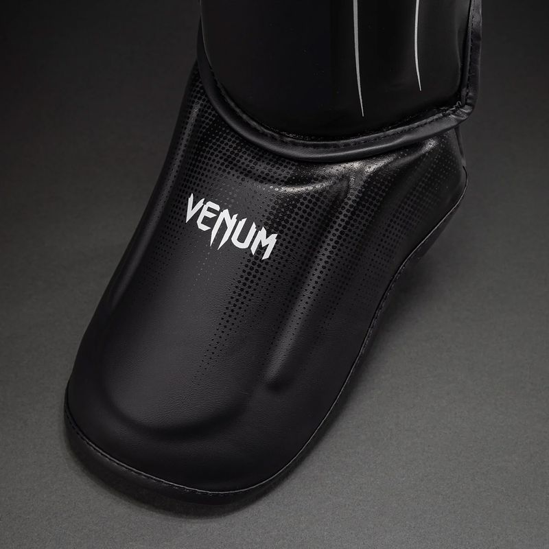Protecții pentru tibie și picioare Venum Stealth Shin black/white 3