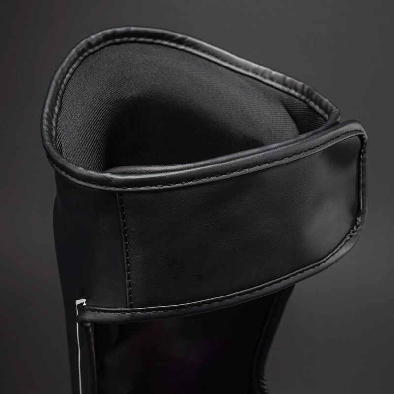 Protecții pentru tibie și picioare Venum Stealth Shin black/white 4