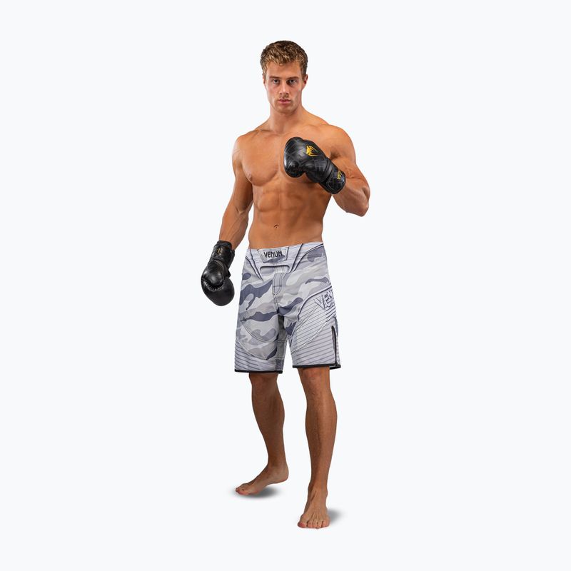 Pantaloni scurți de antrenament pentru bărbați Venum Camo Hero Fight white/light grey 2