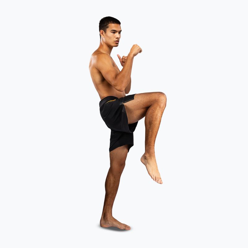 Pantaloni scurți de antrenament pentru bărbați Venum G-Core Fight black/gold 2