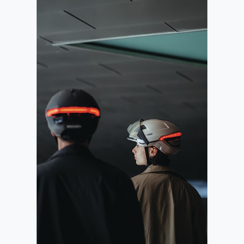 Cască de ciclism cu semnalizatoare ABUS Hyp-E champagne gold 8