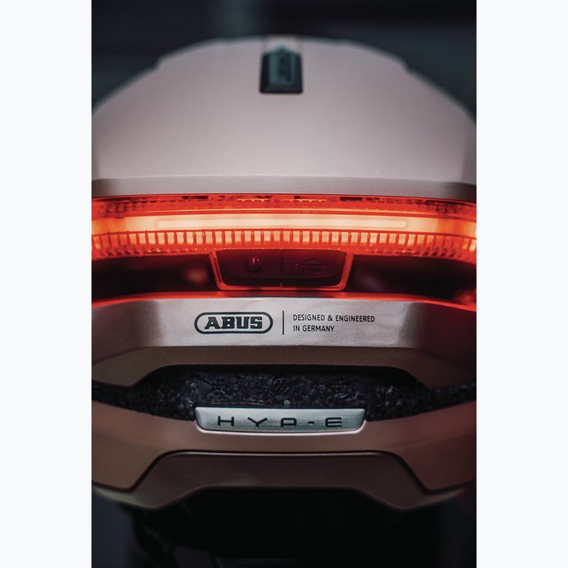 Cască de ciclism cu semnalizatoare ABUS Hyp-E champagne gold 9