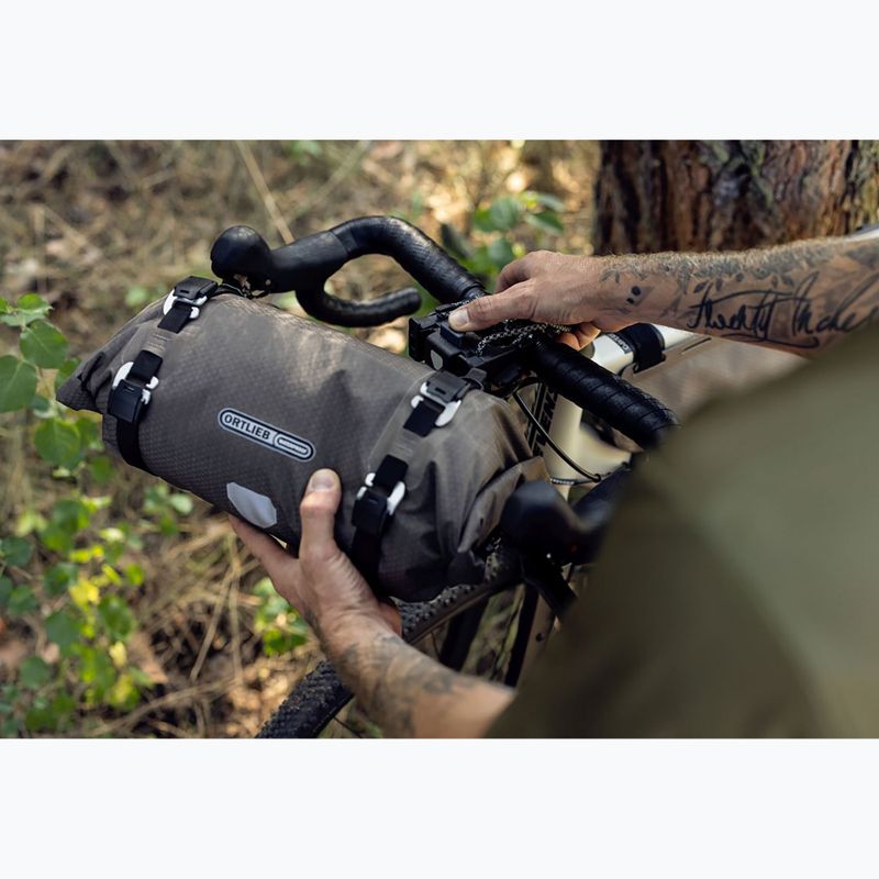 Geantă de bicicletă pentru ghidon ORTLIEB Handlebar-Pack Flex 9 l dark sand 10