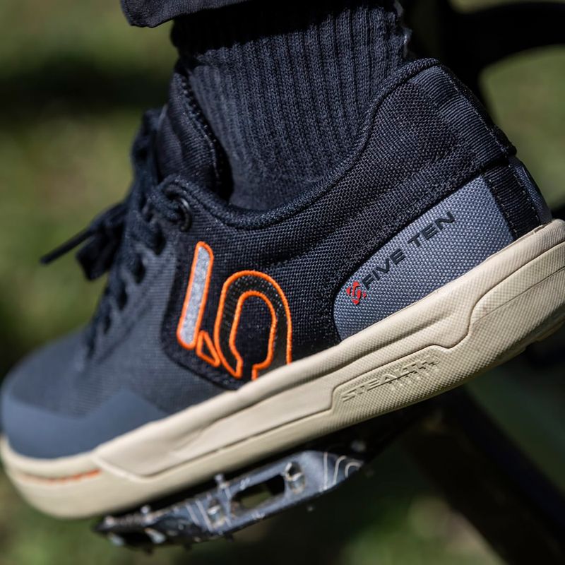 Încălțăminte de ciclism de platformă pentru femei adidas FIVE TEN Freerider Pro Canvas W grey six/grey four/impact orange 15