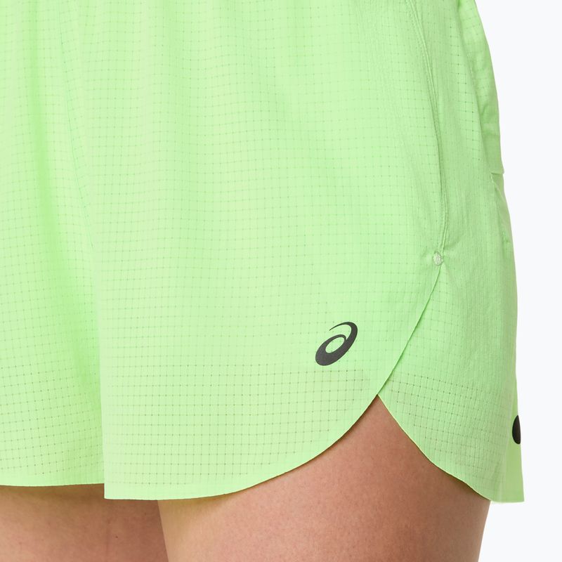 Pantaloni scurți de alergare pentru femei ASICS Metarun Split illuminate green 11