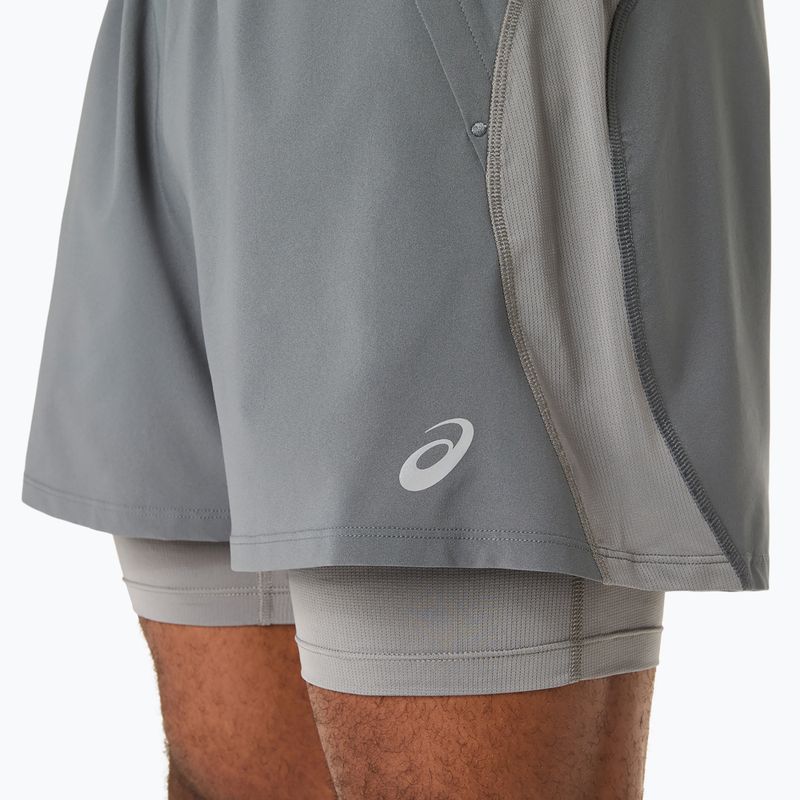 Pantaloni scurți de alergare pentru bărbați ASICS Road 2N1 5IN clay grey/steel grey/illuminate green 11