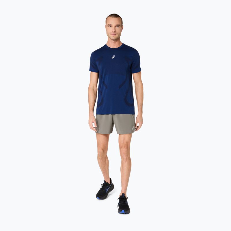 Pantaloni scurți de alergare pentru bărbați Asics Road 5In Short Truffle Grey 2