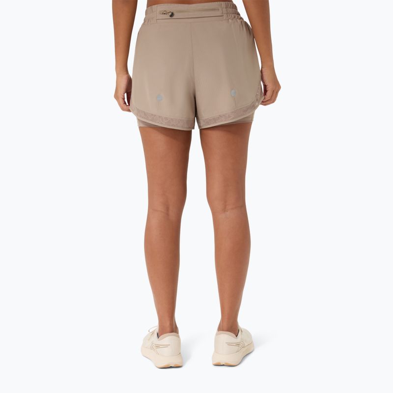 Pantaloni scurți de alergare pentru femei ASICS Nagino Run 2-N-1 greige 3