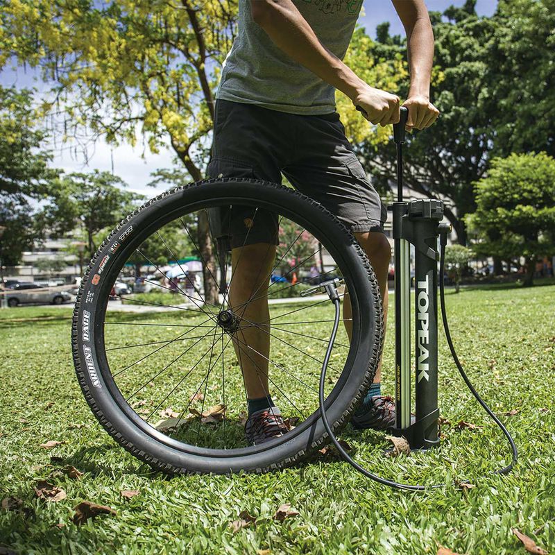 Pompă de bicicletă Topeak JoeBlow Booster 8