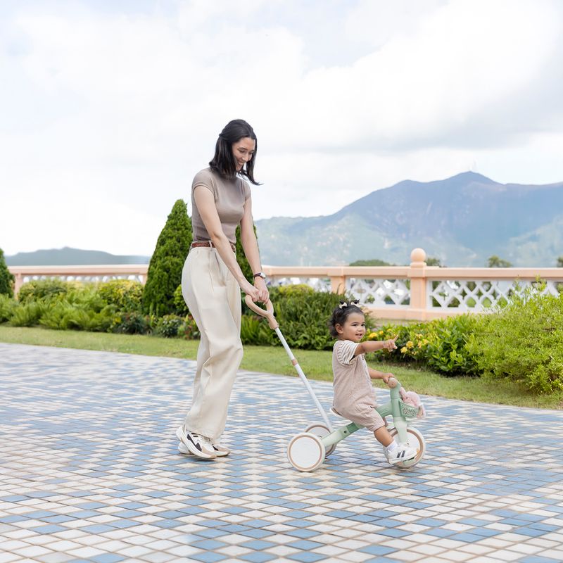 Bicicletă de echilibru cu trei roți cu mâner de ghidare Globber Learning Trike 2w1 Plus Ecologic pistachio 15