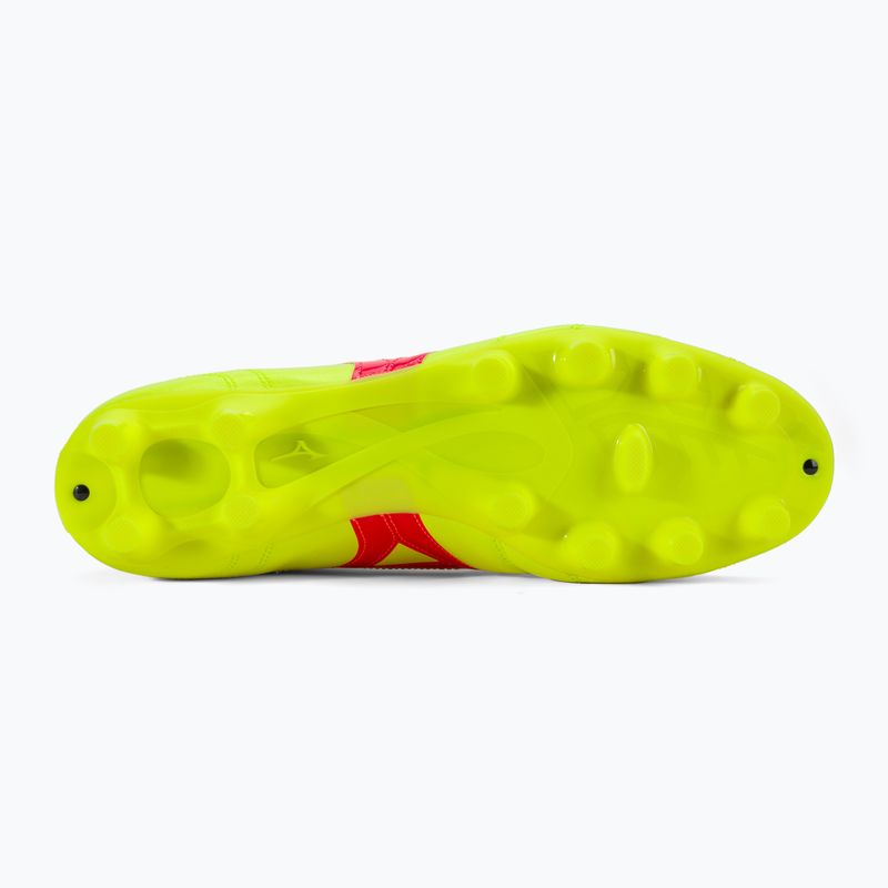 Încălțăminte de fotbal pentru bărbați Mizuno Morelia II Club MD safety yellow/fiery coral 2/galaxy silver
