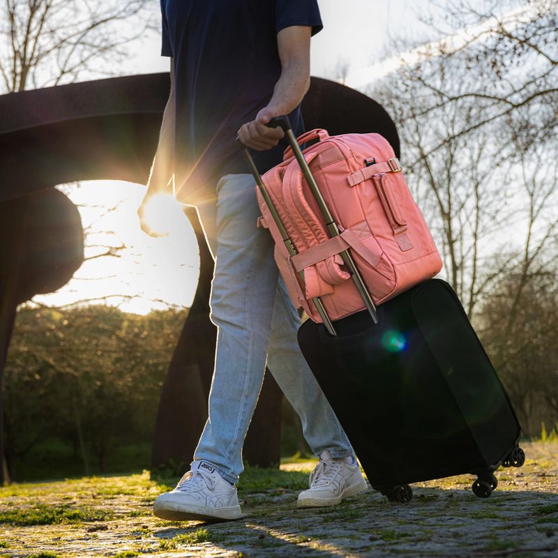 Rucsac de turism CabinZero Classic Tech 28 and pink 20