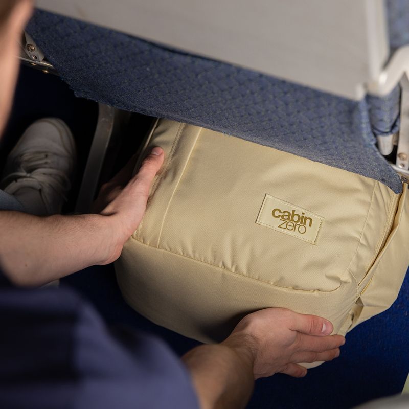 Rucsac de turism CabinZero Classic Tech 28 l shell white 17