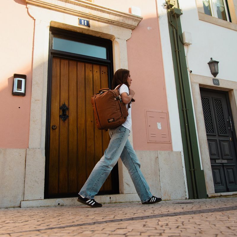 Rucsac de turism CabinZero Classic Tech 28 l redwood 17