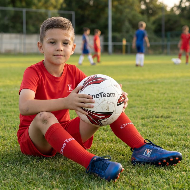 Set fotbal pentru copii OneTeam Precision Set tricou și pantaloni scurți roșu 15