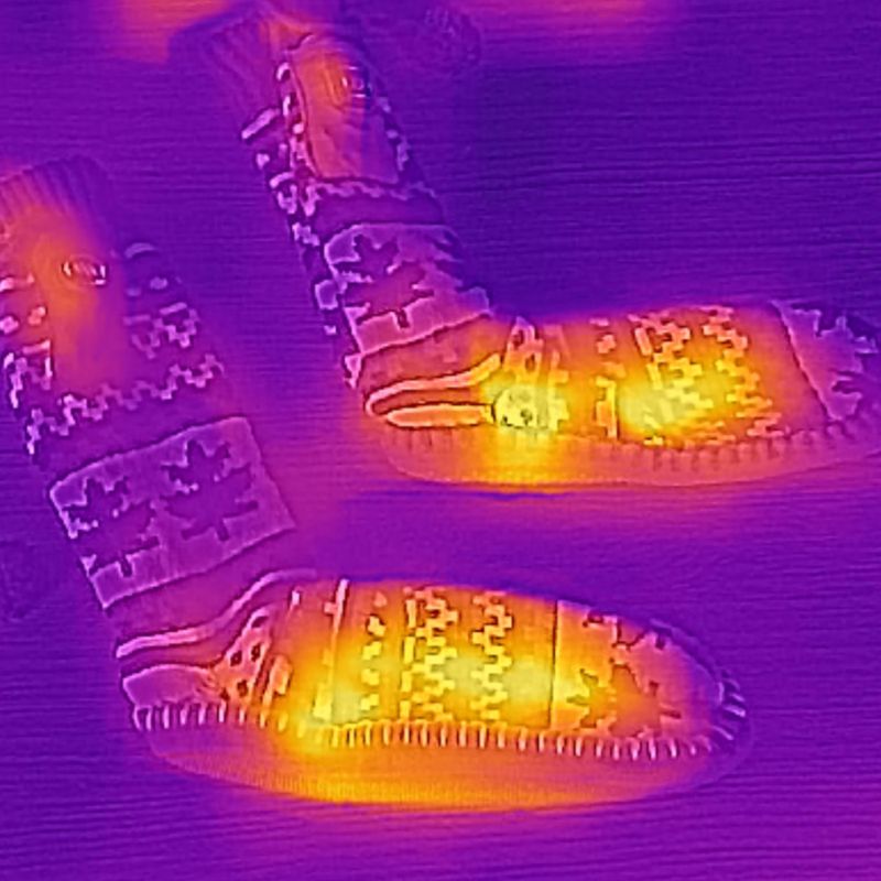 Papuci încălziți cu șosete Glovii GQ4 alb/roșu/gri 9