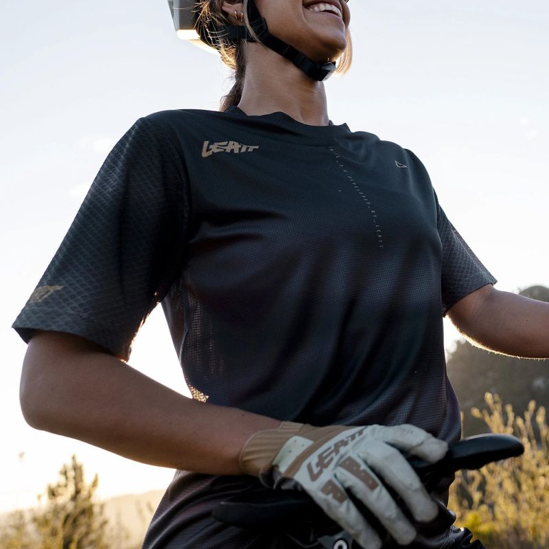 Tricou de ciclism pentru femei Leatt MTB Trail 3.0 ghost black 3