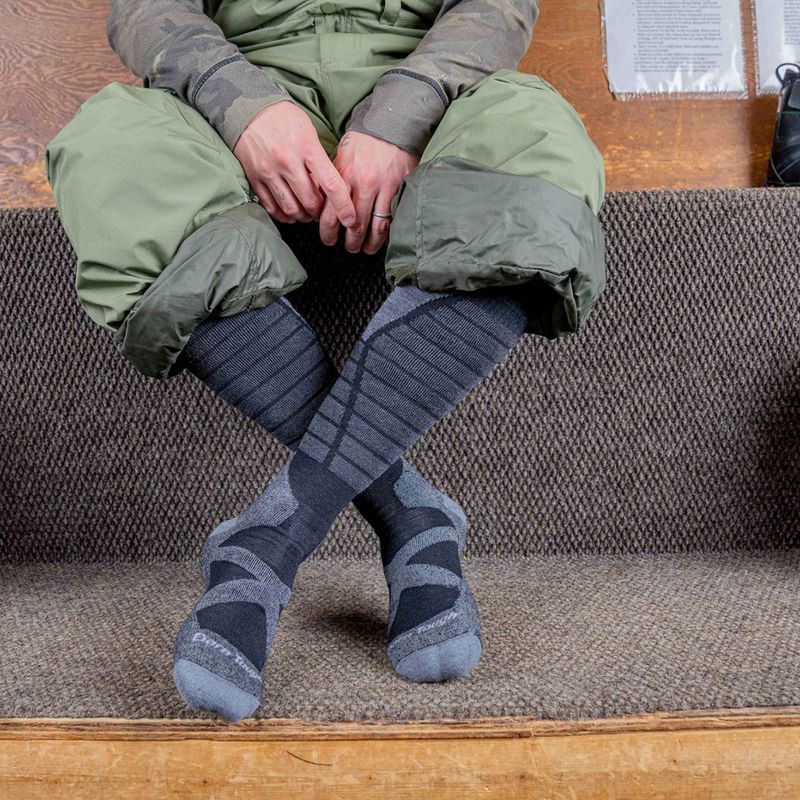 Șosete pentru bărbați Darn Tough Function X OTC Midweight with Cushion w/ Padded Shin black 2