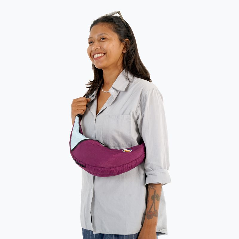 Borsetă de braț Ticket To The Moon Upcycled Sling bag plum/cloud 5