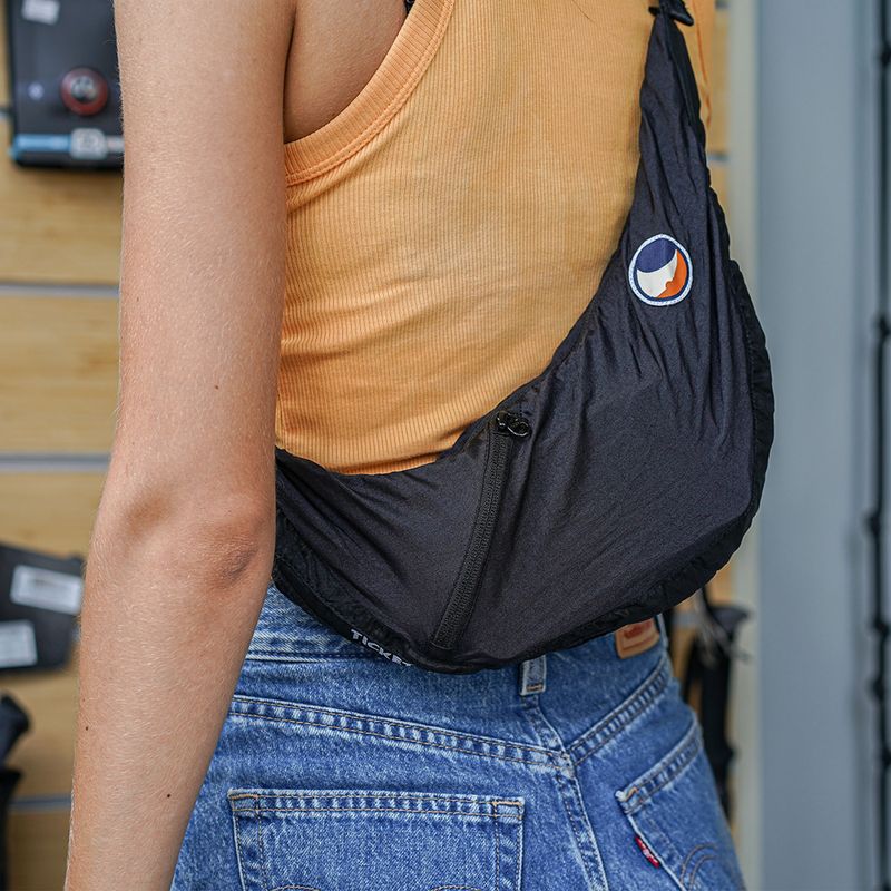 Borsetă de umăr  Ticket To The Moon Upcycled Sling black 14