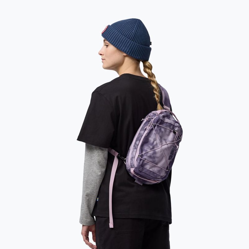 Rucsac de oraș pe umăr Fjällräven Skule Graphics Sling 6 l pastel lavender/shade 5