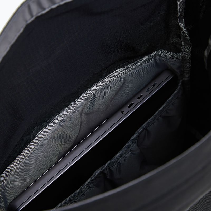 Rucsac Peak Performance Roll Top 21,5 l black 5
