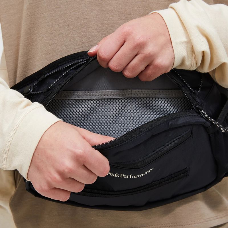 Borsetă Peak Performance Trail Hip black 7