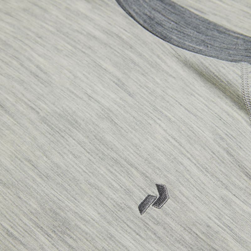 Longsleeve termoactivi pentru femei Peak Performance Magic Crew Wool-Blend Baselayer med grey melange 7