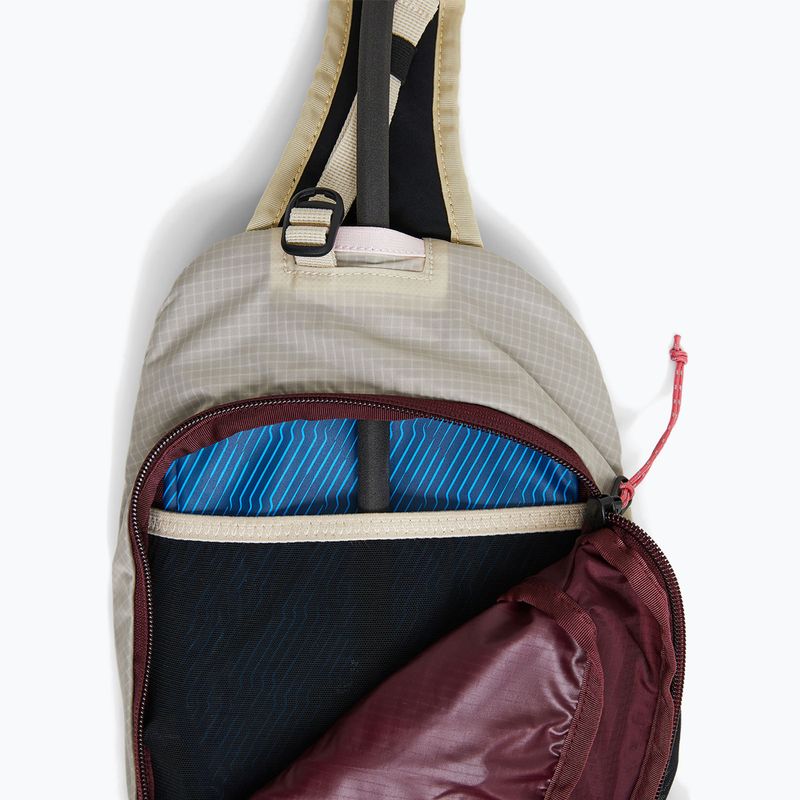 Borsetă Peak Performance Outdoor Slingbag 4,5 l porto/sand fog 3