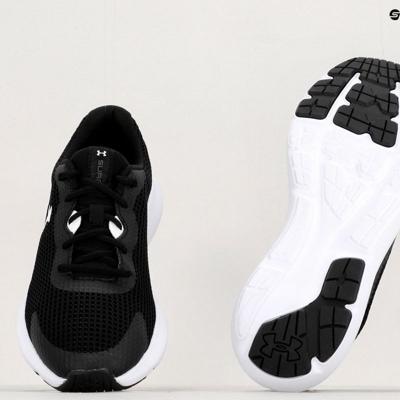 Under Armour Surge 3 bărbați pantofi de alergare negru și alb 3024883 17