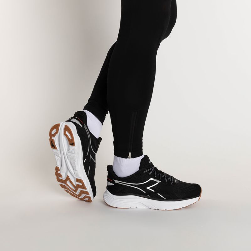 Pantofi de alergare pentru bărbați Diadora Equipe Nucleo negru DD-101.179094-C3513 3