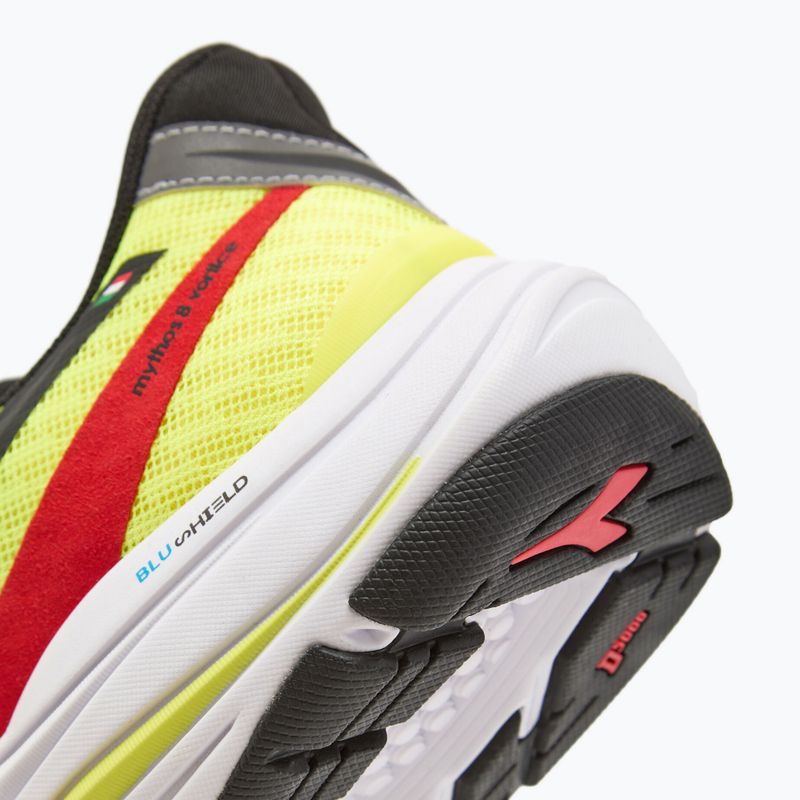 Pantofi de alergare pentru bărbați Diadora Mythos Blushield 8 Vortice galben DD-101.179087-D0273 16