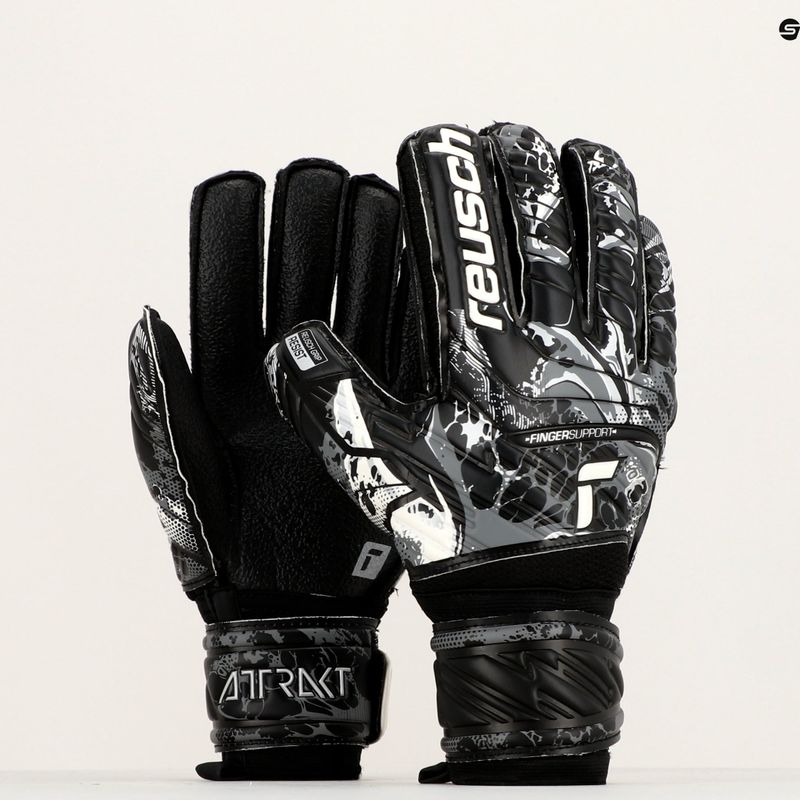Reusch Attrakt Resist Resist Finger Support Goalkeeper Gloves negru 5370610-7700 9