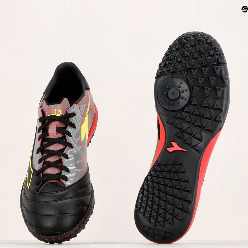 Ghete de fotbal pentru bărbați Diadora Brasil Elite Veloce R TFR negru și roșu DD-101.179182-D0136-40 17