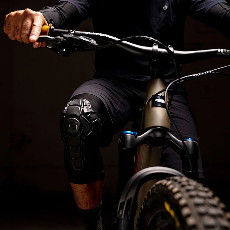 Protecții  de genunghi de ciclism G-Form Pro-X3 Knee tripple matte black 3