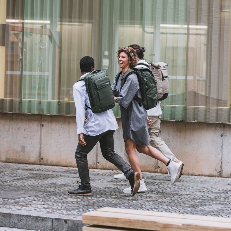 Rucsac de oraș Thule Paramount Convertible Laptop Bag 15,6" 16 l racing green 17