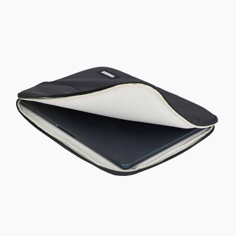 Husă pentru MacBook Air 13" Thule Lithos Sleeve black 7