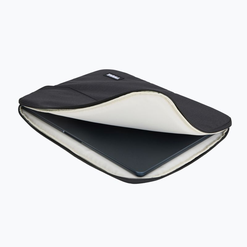 Husă pentru MacBook Air 15" Thule Lithos Sleeve black 7