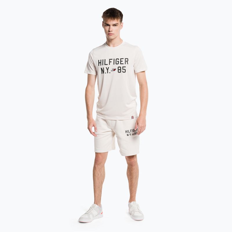 Tricou Tommy Hilfiger Graphic Training pentru bărbați, bej 2