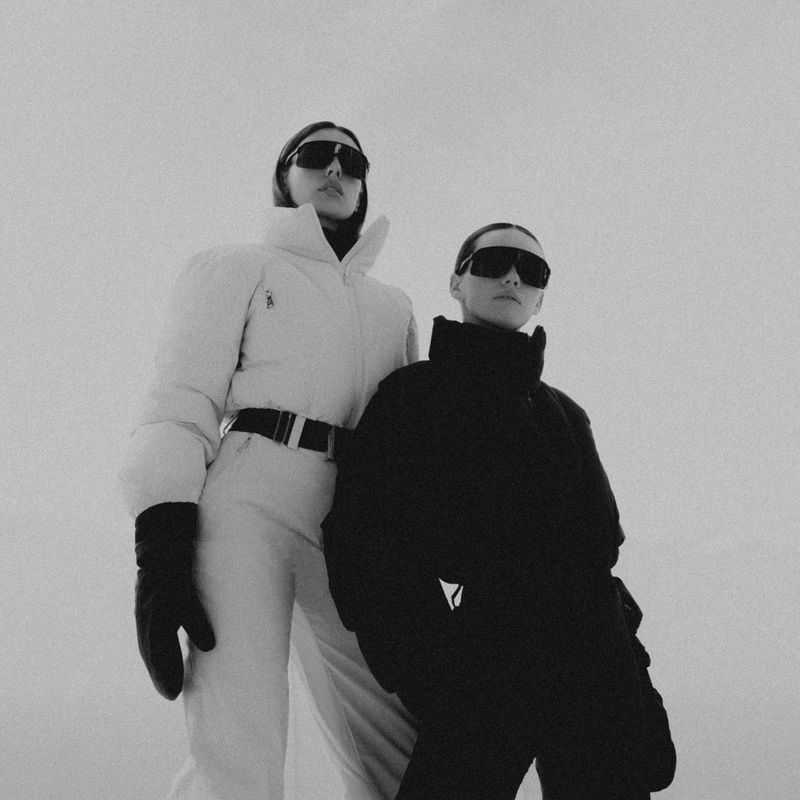 Combinezon de schi pentru femei Nikkie Nevern Ski cream 9