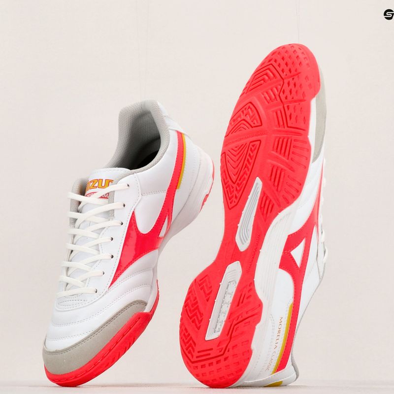 Mizuno Morelia Morelia Sala Classic IN alb/flery coral2/bolt2 ghete de fotbal pentru bărbați 14