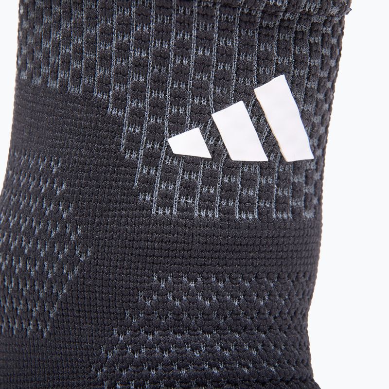 Stabilizator pentru gleznă adidas Essential Ankle Support black 4